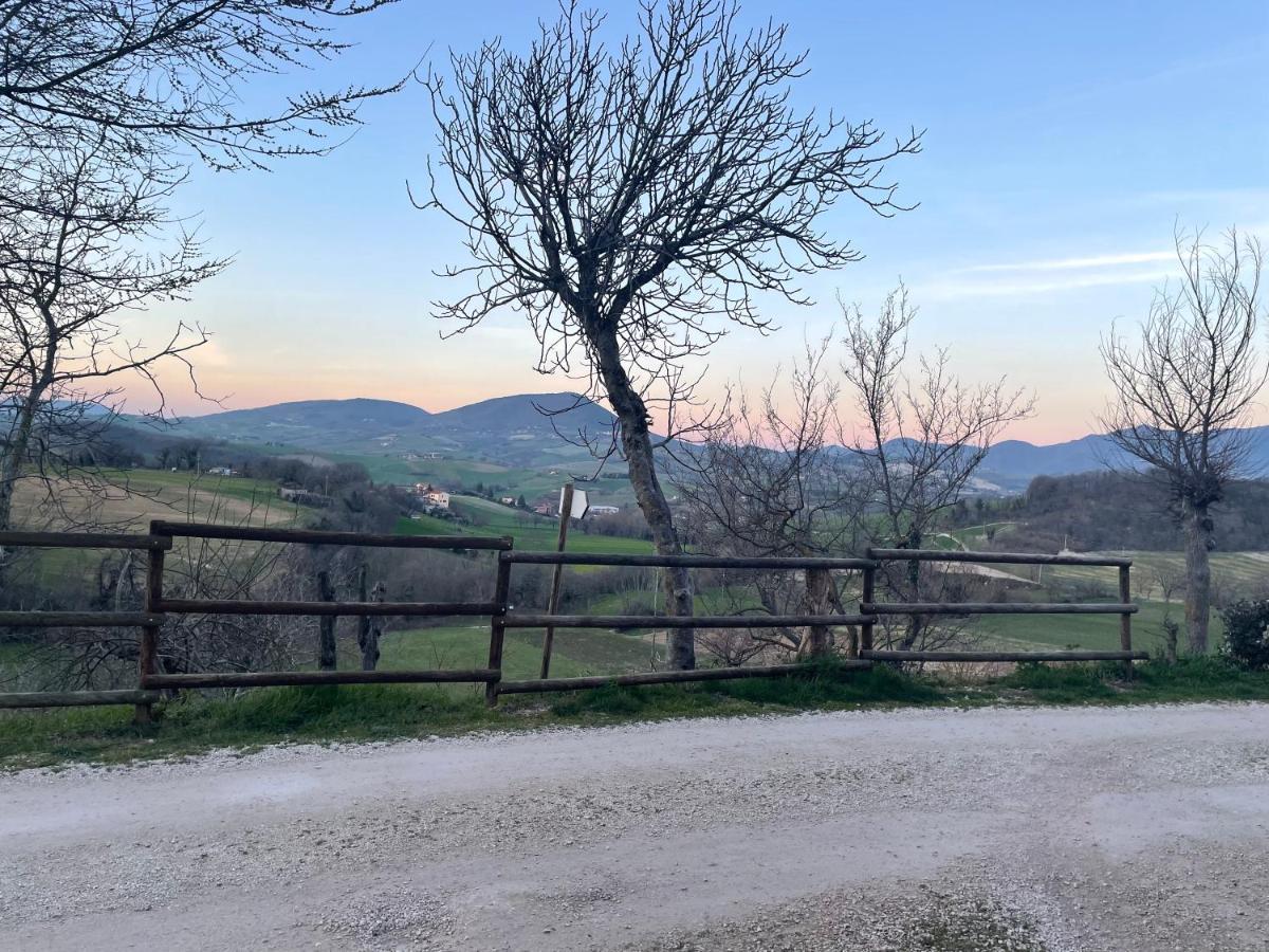 Agriturismo B&B La Cerasa Fabriano Esterno foto